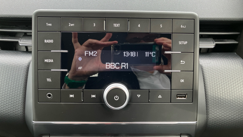 Renault Clio 1.0 TCe 100 Play 5dr Petrol Hatchback